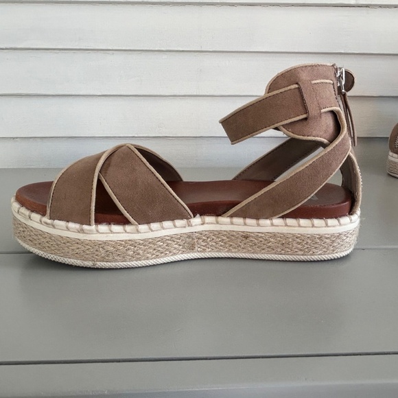 MIA Tan Platform Sandals - Picture 2 of 13